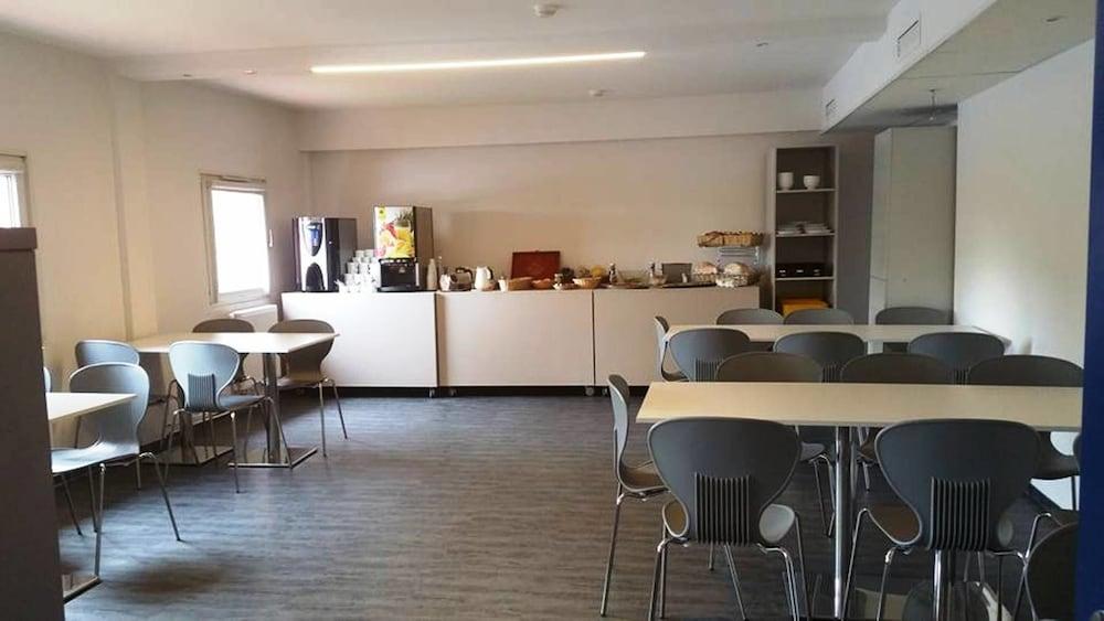 Drive Inn Hotel Törökbálint Εξωτερικό φωτογραφία